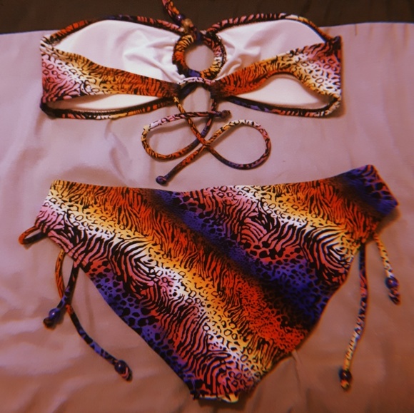 Colorful bikini - Picture 4 of 5